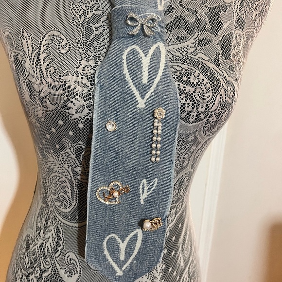 Denim Heart and Bow Embellished tie necklace - Picture 5 of 5